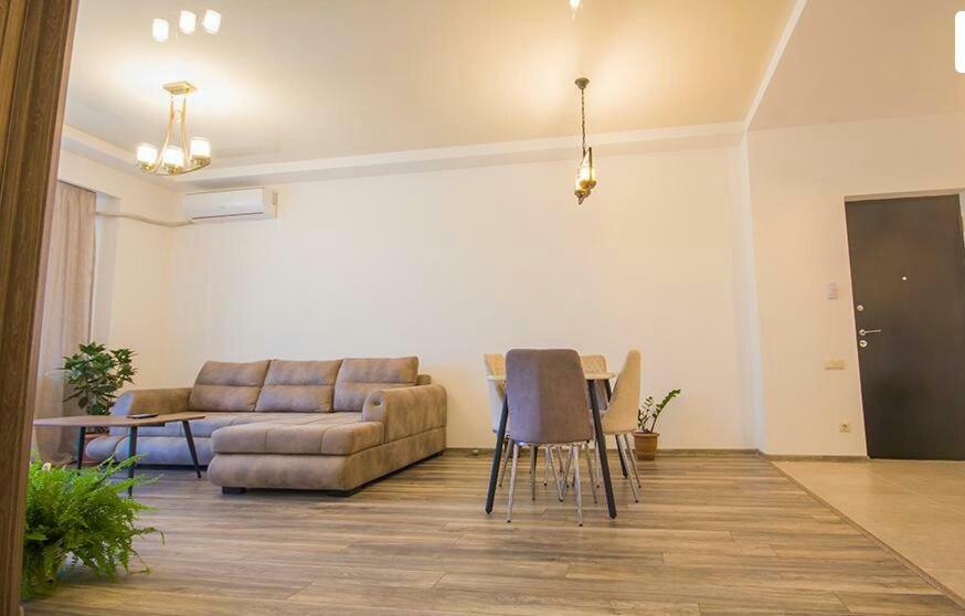 Tikas Home Апартаменты Tbilissi Extérieur photo