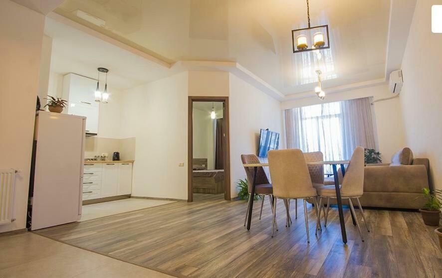 Tikas Home Апартаменты Tbilissi Extérieur photo